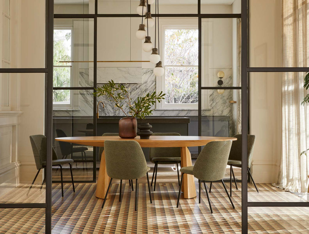 How to choose the right dining chairs for your home