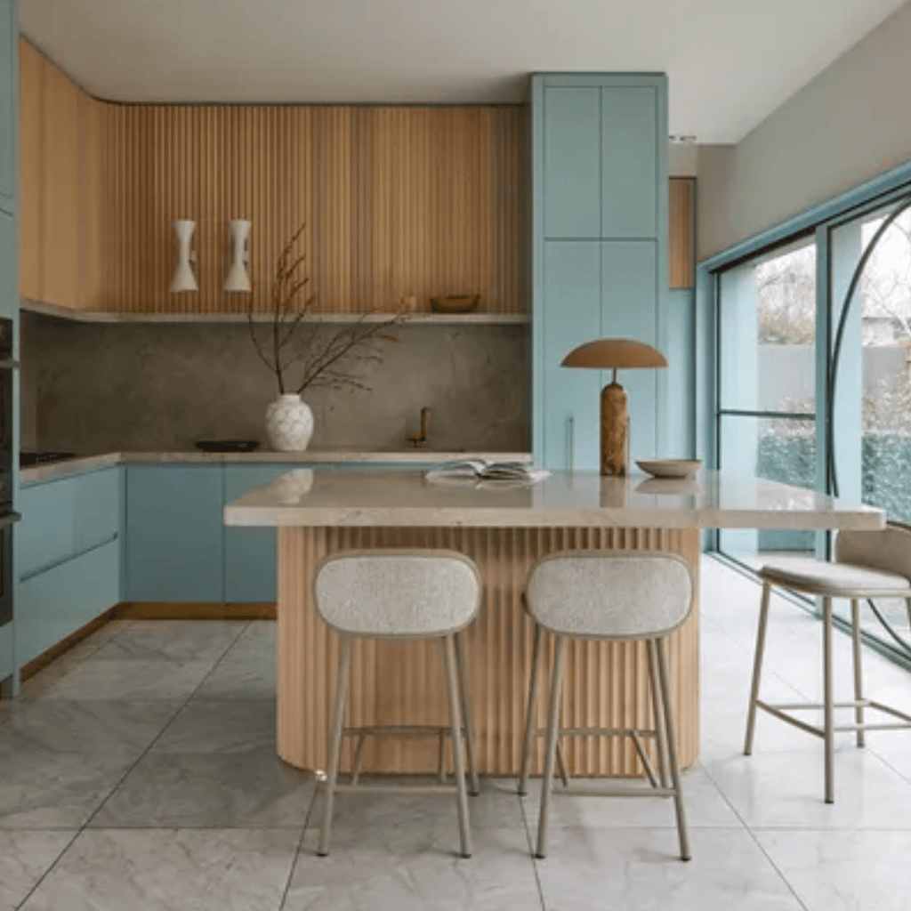 GlobeWest Forme Maya Vase White — decorative ceramic vase