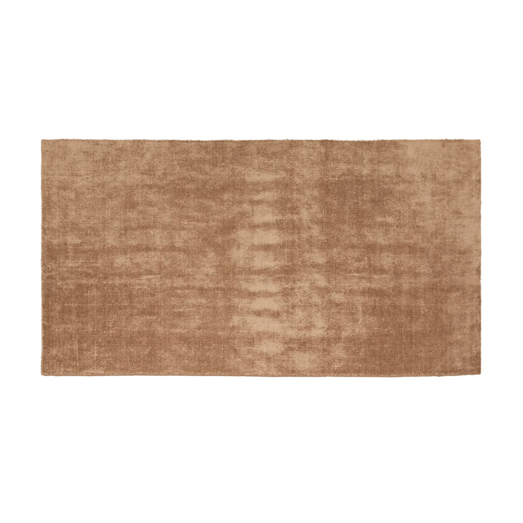 Tepih Neptune Rug in Ginger – Wool blend floor rug with warm amber tones and luxurious pile.