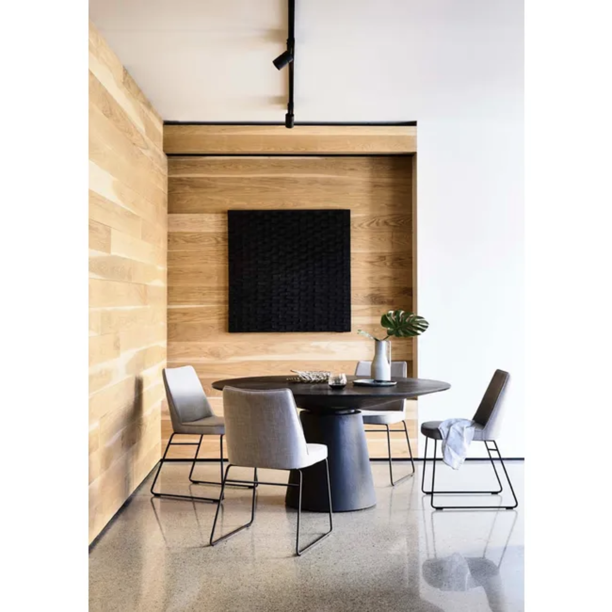 Classique Round Dining Table Granite Lane